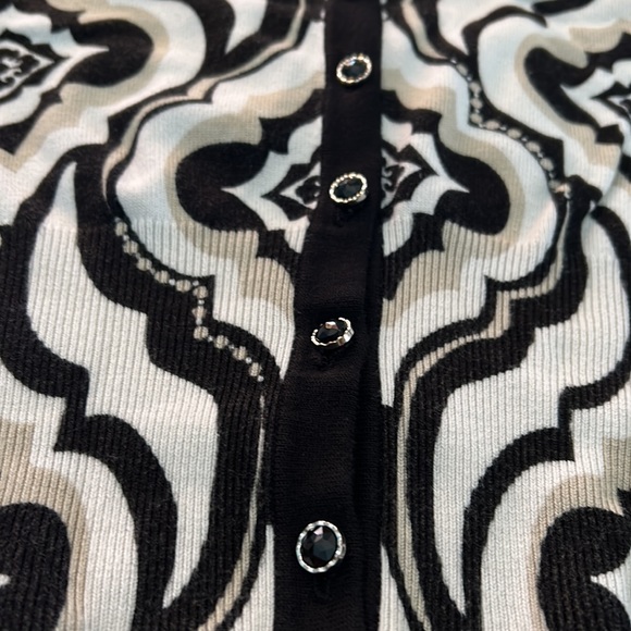 White House Black Market XS Cardigan - Picture 2 of 8